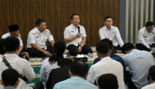 Gubernur NTB, Lalu Muhamad Iqbal, di sela-sela acara media gathering bersama para pimpinan media dan forum wartawan se-NTB, di Pendopo Tengah Gubernur NTB, pada Rabu (7/5/2025).