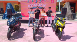 Ini para siswa yang berhasil meraih juara KOMPAK (Kompetisi Pelajar Honda Lombok) yang digelar Astra Motor NTB.