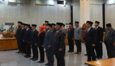 Suasana pelantikan pejabat lingkup Pemkab Lobar yang terkena mutasi. 