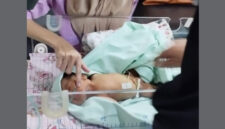Ini dia bayi tanpa busana yang ditemukan di toilet samping IGD Puskesmas Selong, pada Kamis (1/5/2025), sekitar pukul 20.30 Wita.