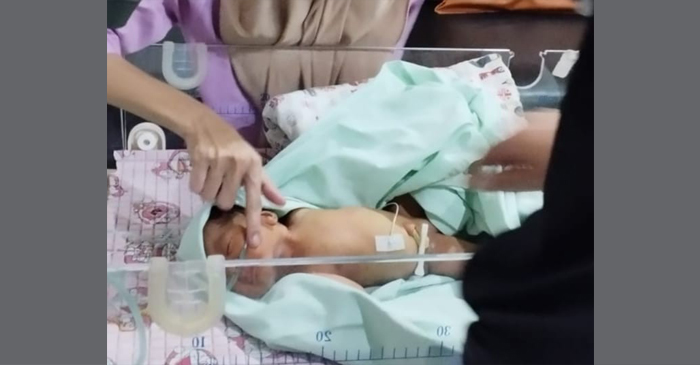 Ini dia bayi tanpa busana yang ditemukan di toilet samping IGD Puskesmas Selong, pada Kamis (1/5/2025), sekitar pukul 20.30 Wita.