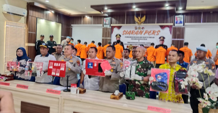 Suasana Konferensi Pers di Mapolres Lobar.