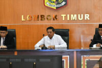Bupati Lotim, H Haerul Warisin (tengah) didampingi Wabup Lotim, HM Edwin dan Sekda 