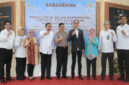 Suasana pose bersama di sela-sela acara sarasehan yang digelar Puskadaran Setjen DPD RI.