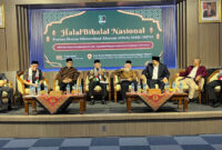 Wakil Ketua DPD RI, Tamsil Linrung (empat dari kiri) saat menyampaikan orasi kebangsaan pada Halal Bihalal Nasional Keluarga Besar Alumni dan Kader HMI MPO, di Aula Badan Bahasa UNJ, Rawamangun, Jakarta, Minggu (11/5/2025).