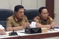 Bupati Lombok Timur, H Haerul Warisin didampingi Sekda Lombok Timur, HM Juaini Taofik (kanan).