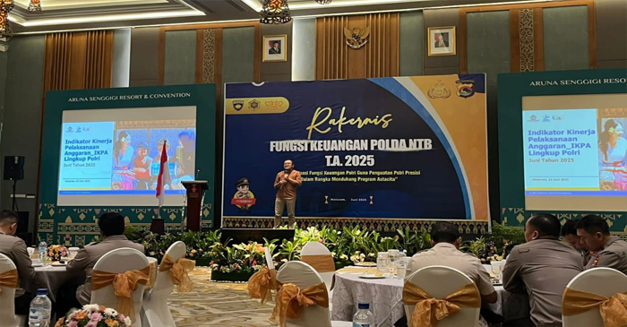 Suasana Rakernis Fungsi Keuangan Polda NTB Tahun 2025 yang digelar di Ballroom Hotel Aruna Senggigi, Lombok Barat, Kamis (12/6/2025).
