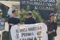 Aliansi Mahasiswa Peduli Kampus UMMAT menuntut Rektor UUMMAT untuk mundur dari jabatannya.