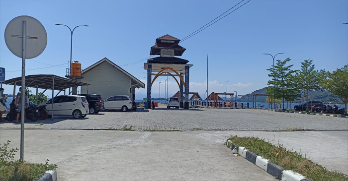 Dermaga Tawun, Desa Sekotong Barat, Kecamatan Sekotong, Kabupaten Lombok Barat.