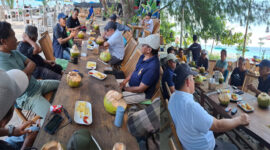 Anggota Komisi II DPR RI Fraksi NasDem, H Fauzan Khalid saat menggelar kegiatan reses dengan menjaring aspirasi ke daerah pariwisata Gili Trawangan, di Desa Gili Indah, Kecamatan Pemenang, Kabupaten Lombok Utara (KLU), Sabtu (14/6/2025).