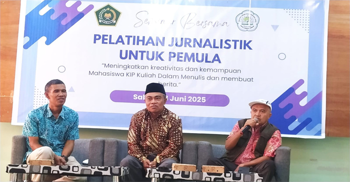 Wabendum JMSI Pusat sekaligus Pembina JMSI NTB, H Rudi Hidayat (kanan) saat menjadi narasumber pelatihan jurnalistik di IAIQH Bagu.