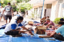 Suasana pemotongan daging qurban Hari Raya Idul Adha 1446 Hijriah di Masjid At-Taubah, Komplek Lingkungan Karang Bedil, Kota Mataram, Sabtu (7/6/2025).