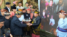 Suasana ritual budaya mandian keris yang bertajuk 