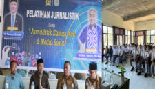 Anggota Komisi II DPR RI Fraksi NasDem, H. Fauzan Khalid saat menyerap aspirasi dan membuka secara resmi kegiatan pelatihan jurnalistik siswa-siswi SMK Negeri 1 Lingsar.