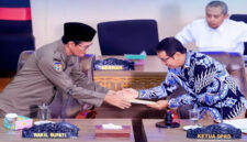 Wakil Bupati Lombok Tengah, Dr HM Nursiah, S.Sos., M.Si (kiri) saat menghadiri Rapat Paripurna DPRD Lombok Tengah.