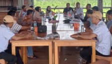 Suasana rapat persiapan pelantikan dan pembekalan Laskar Prabowo 08 se-NTB.