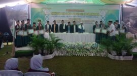Suasana wisuda ratusan santri tahfiz Ponpes Nurul Ishlah Desa Ketangga Jeraeng, Kecamatan Keruak, Kabupaten Lombok Timur, Rabu (11/6/2025).