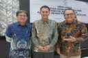 Ketua Komisi Penelitian, Ratifikasi, dan Pendataan Dewan Pers, Yogi Hadi Ismanto, MH (tengah).