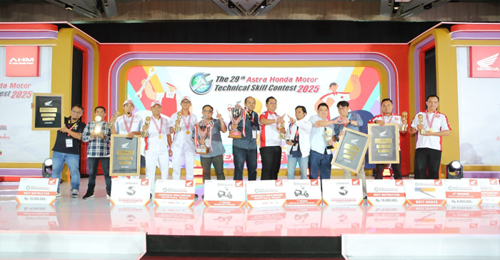Suasana pemberian penghargaan di Ajang AHM Technical Skill Contest.