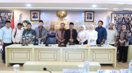 BAP DPD RI pose bersama usai RDP dengan Kementerian ESDM RI, Kementerian ATR/BPN RI, dan Kementerian BUMN RI, di Kantor DPD RI, Kompleks Parlemen Senayan, Jakarta, Senin (14/7/2025).