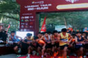 Suasana pelepasan lebih dari seribu peserta Be-Rari 2025 diiringi tabuhan Gendang Beleq.