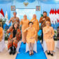 Suasana pose bersama usai menggelar acara HUT ke-6 DWP Setjen DPD RI, di Lobi DPD RI, Kompleks Parlemen Senayan, Jakarta, Kamis (24/7/2025).