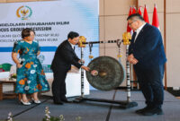 Ketua DPD RI, Sultan B Najamudin saat membuka FGD yang ditandai dengan pemukulan gong, Senin (7/7/2025).