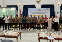 Suasana pose bersama Komite III DPD RI di sela-sela kunjungan kerja ke Pemprov Jabar.