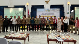 Suasana pose bersama Komite III DPD RI di sela-sela kunjungan kerja ke Pemprov Jabar.