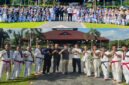 Atlet Tarung Derajat Kabupaten Lombok Barat pose bersama usai latihan di Bencingah Agung, Kompleks Kantor Bupati Lombok Barat.