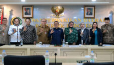 Suasana pose bersama usai RDP BULD DPD RI bersama Kementerian Pertanian, Kementerian Kelautan dan Perikanan, Badan Pangan Nasional, dan Badan Gizi Nasional, di Gedung DPD RI, Kompleks Parlemen Senayan, Jakarta, Senin (7/7/2025).