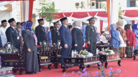 Suasana upacara HUT Bhayangkara ke-79, di Lapangan Bumi Gora Kantor Gubernur NTB, Selasa (1/7/2025).