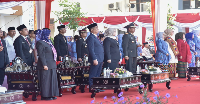 Suasana upacara HUT Bhayangkara ke-79, di Lapangan Bumi Gora Kantor Gubernur NTB, Selasa (1/7/2025).