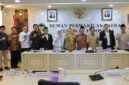 Pose bersama usai RDPU BAP DPD RI di Gedung DPD RI, Kompleks Parlemen Senayan Jakarta, Senin (7/7/2025).