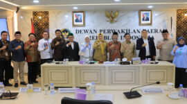 Pose bersama usai RDPU BAP DPD RI di Gedung DPD RI, Kompleks Parlemen Senayan Jakarta, Senin (7/7/2025).
