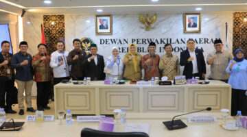 Pose bersama usai RDPU BAP DPD RI di Gedung DPD RI, Kompleks Parlemen Senayan Jakarta, Senin (7/7/2025).