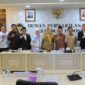 Pose bersama usai RDPU BAP DPD RI di Gedung DPD RI, Kompleks Parlemen Senayan Jakarta, Senin (7/7/2025).