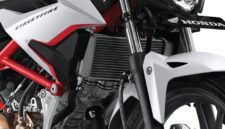 Spakbor memiliki pengaruh yang luar biasa pada sepeda motor.