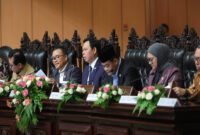 Ketua DPD RI, Sultan B Najamudin (paling tengah) saat menjadi keynote speaker dalam kegiatan Desiminasi Raperda tentang RTRW terhadap UU Cipta Kerja oleh BULD DPD RI bersama Kepala Daerah, di Gedung Nusantara V, Kompleks Parlemen Senayan, Jakarta, Senin (14/7/2025).