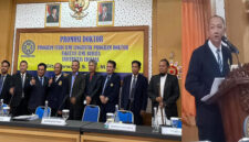 Gita Sarwadi saat Sidang Promosi Doktor.