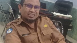 Kadis Dikbud Lotim, Izzuddin, S.Pd.