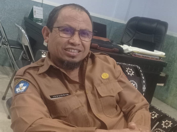 Kadis Dikbud Lotim, Izzuddin, S.Pd.