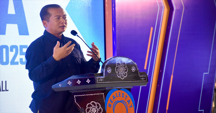 Gubernur NTB, Lalu Muhamad Iqbal memberikan sambutan pada acara pembukaan secara resmi REI NTB Property Expo 2025 sekaligus Gebyar KPR Merdeka, di Lombok Epicentrum Mall (LEM), Jalan Sriwijaya Mataram, Sabtu (16/8/2025).