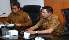 Bupati Lotim, H Hairul Warisin (kanan) saat memimpin Rakor persiapan pengoperasian pabrik Porang di Lombok Timur.