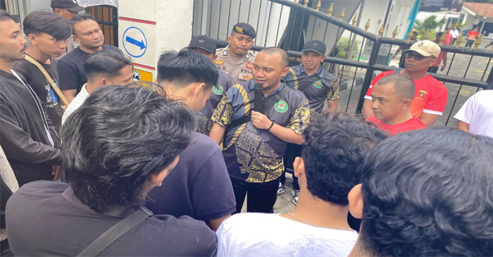 Suasana aksi unjuk rasa di Mataram, Selasa (26/8/2025).