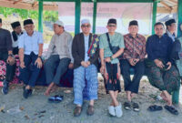 pose bersama di sela-sela kegiatan memperingati Haul ke-10 Almaghfurullah TGH Sibawaihi Mutawalli.