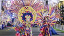 Penampilan salah satu kesenian di Jember Festival Carnaval (JFC). 