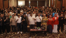 Suasana pose bersama usai menggelar Musda ke-V dan Rakerda ke-X, di Hotel Lombok Plaza Mataram.