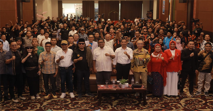 Suasana pose bersama usai menggelar Musda ke-V dan Rakerda ke-X, di Hotel Lombok Plaza Mataram.