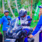 Pihak Astra Motor NTB saat mengedukasi masyarakat tentang penggunaan lampu hazard yang tepat.